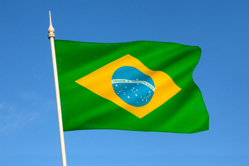 bandeira do Brasil hasteada.